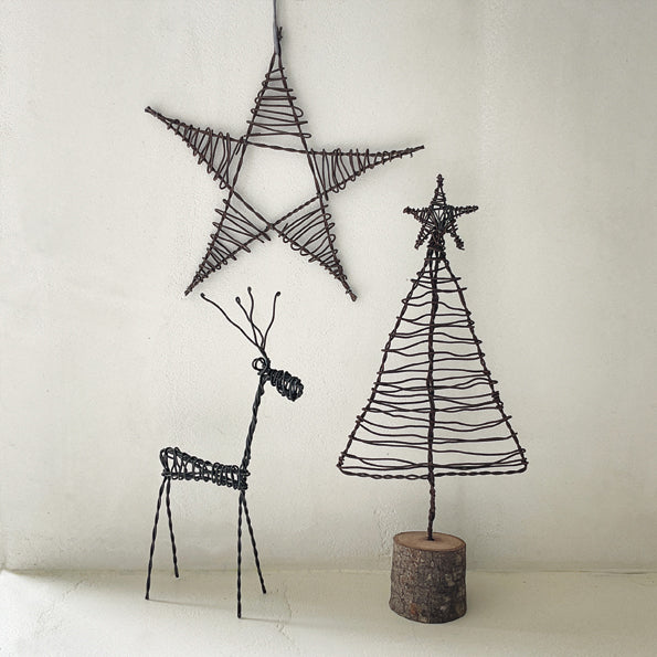 Rusty Christmas tree-Wire star