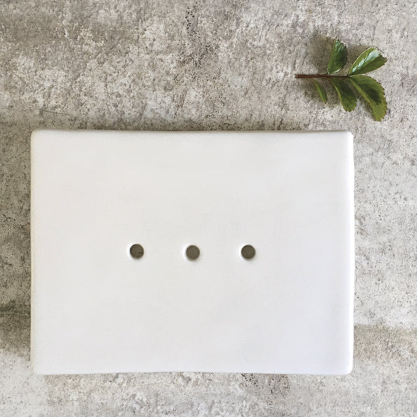 Porcelain soap dish / stand - White