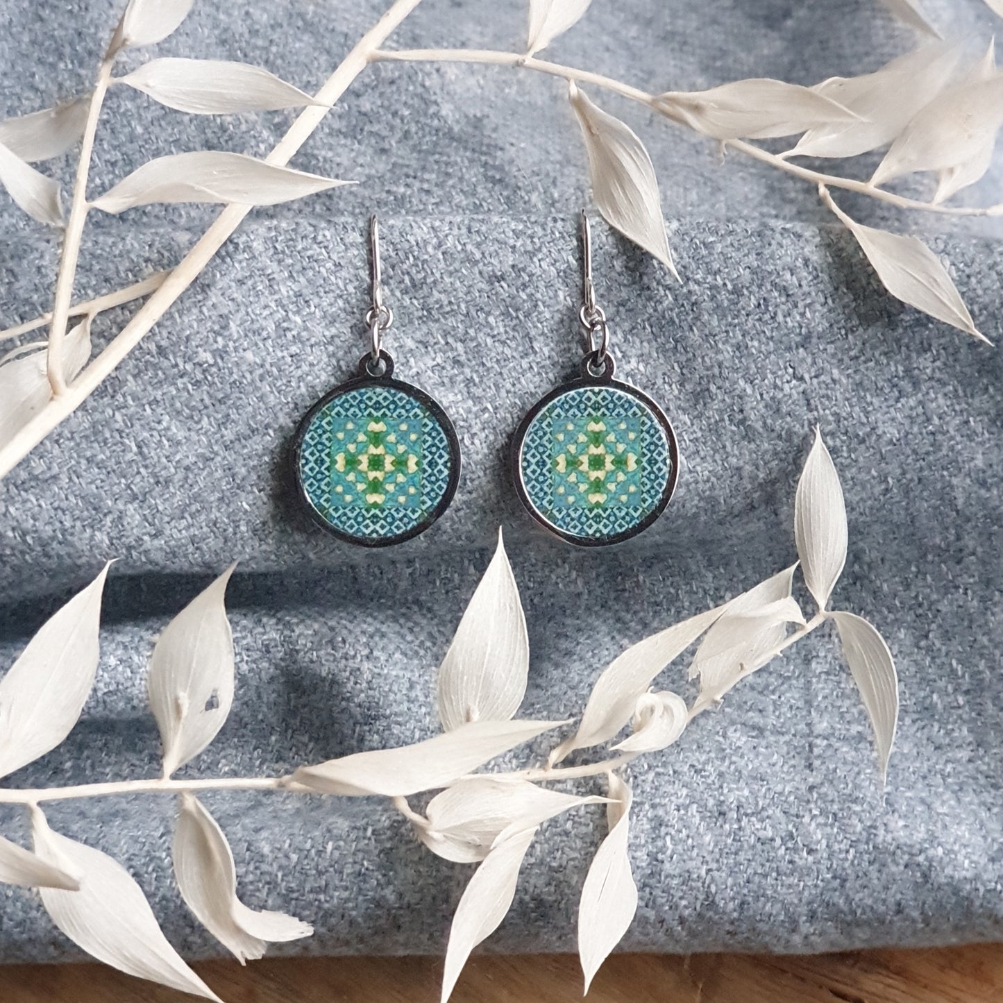 Walnut Inlay Circle earrings