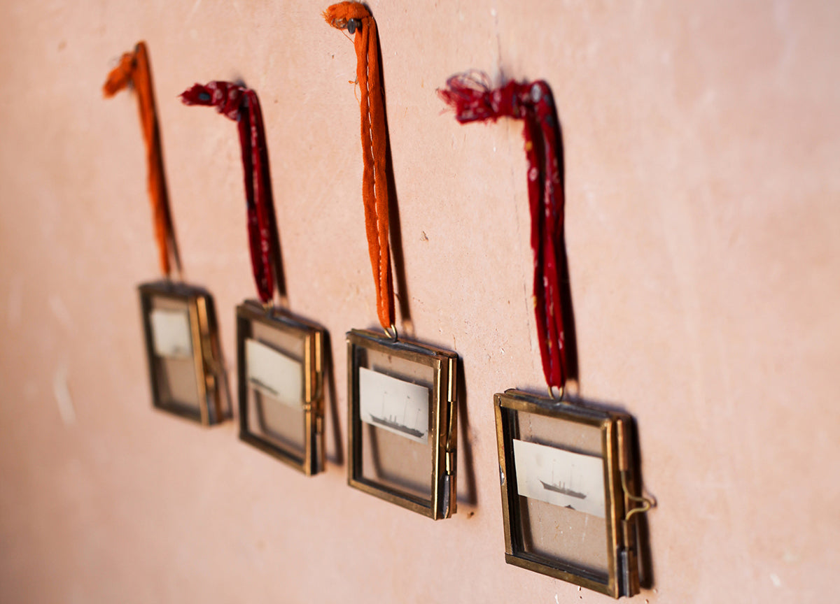 Tiny Kiko Hanging Frame - Antique Zinc