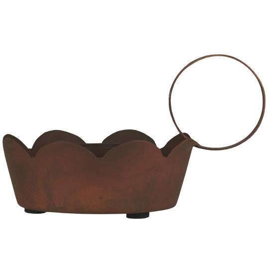 Candle holder with wavy edge