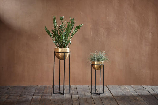Atsu Planter Stand