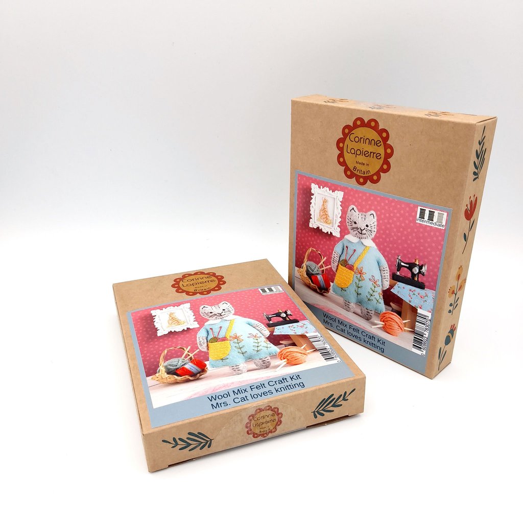 Mrs Cat Loves Knitting Felt Craft Kit