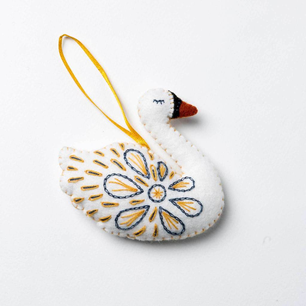 Felt Craft Swan -a- Swimming Mini Kit