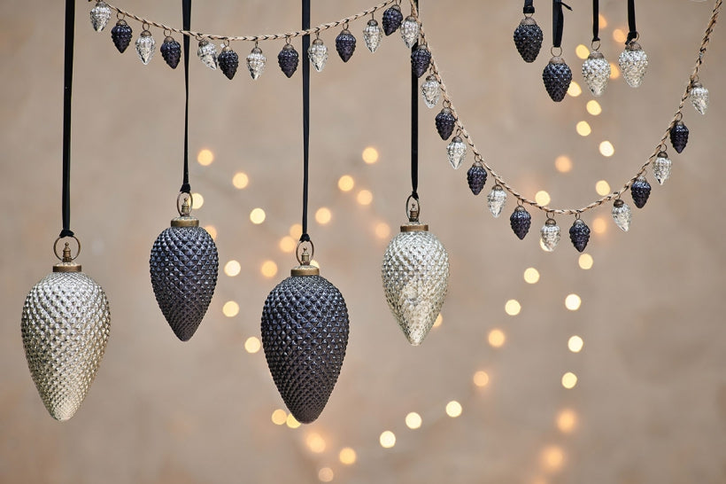 Harini  -  Bauble Garland - antique silver and black