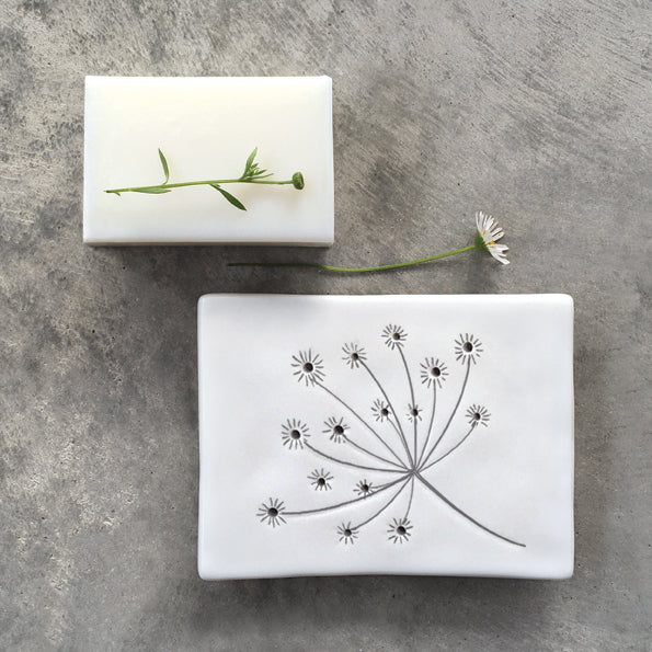 Porcelain soap dish / stand - Cow Parsley